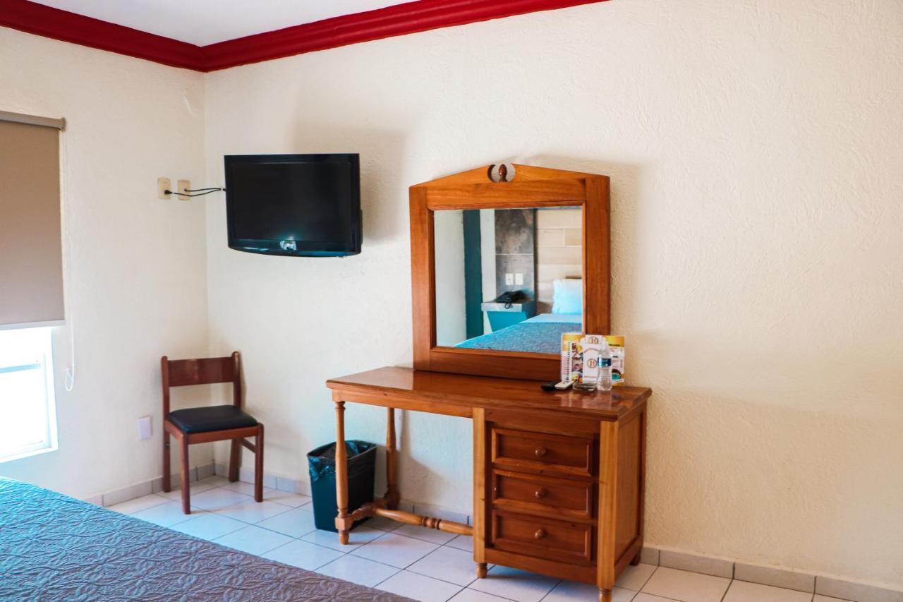 Tecomán Hotel Gina מראה חיצוני תמונה